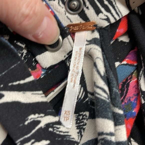 Free People Black Drift Away Cold-Shoulder Long Sleeve Tunic Top Size XS - Picture 14 of 16